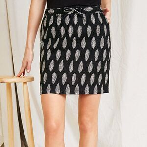 Garnet Hill 100% Linen Pull-on Leaf Printed Black Mini Skirt Sz L